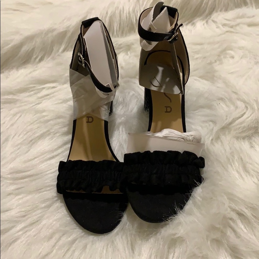 Unisa Un Diara Ruffle Strap Block Heel Sandals